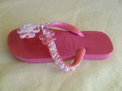 Chinelo Bordado Com Miçangas